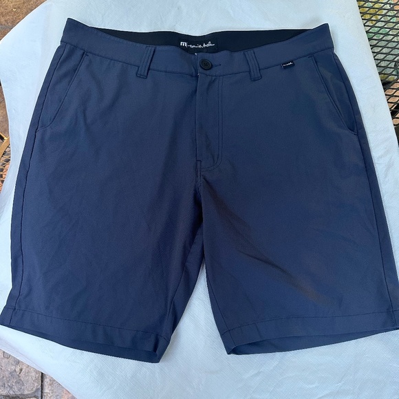 Travis Mathew Men's Lightweight Bluish-Gray Golf Shorts ~ Size 35 - Picture 2 of 8